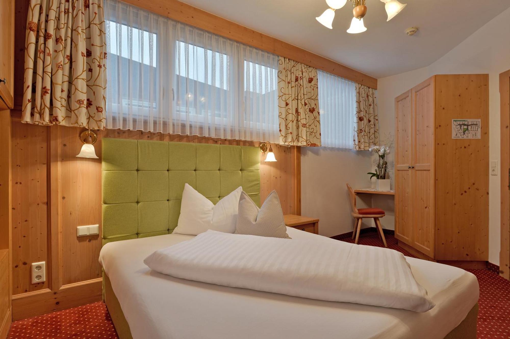 Hotel Tiroler Stuben Worgl Bagian luar foto