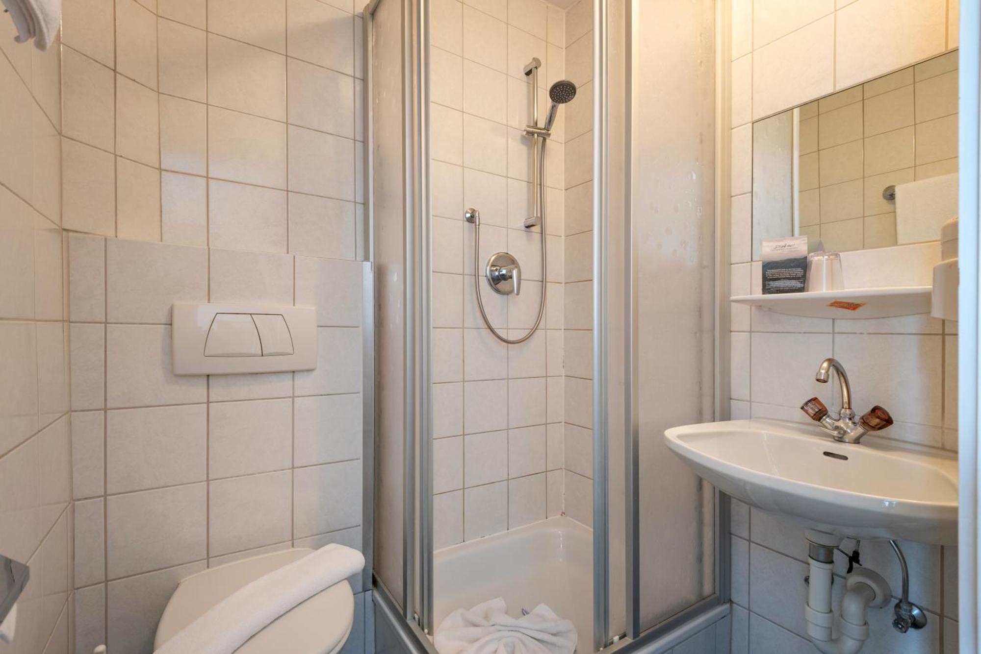 Hotel Tiroler Stuben Worgl Bagian luar foto